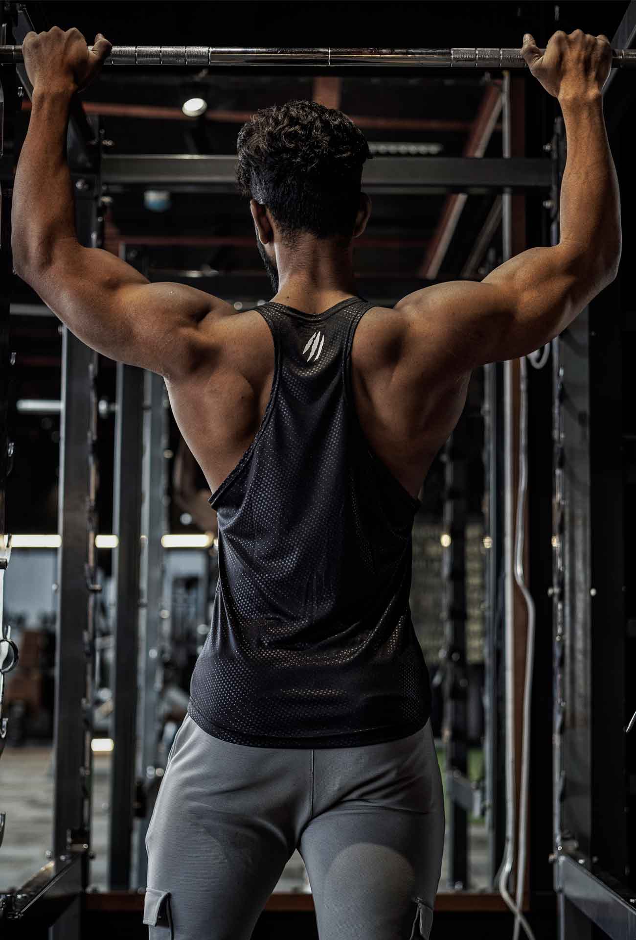 vest-wolfit-black-emboss-stringer-dot