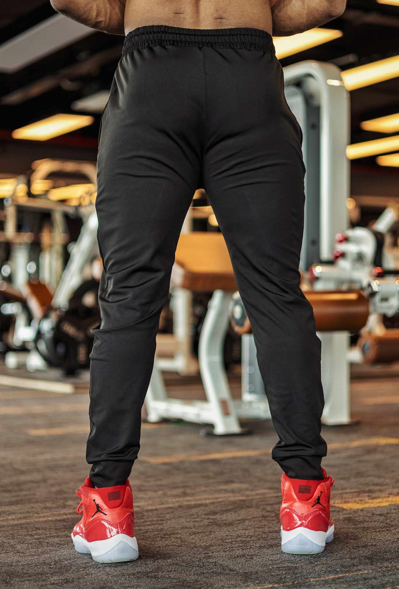 jogger-arrival-tapered-black-wolfit