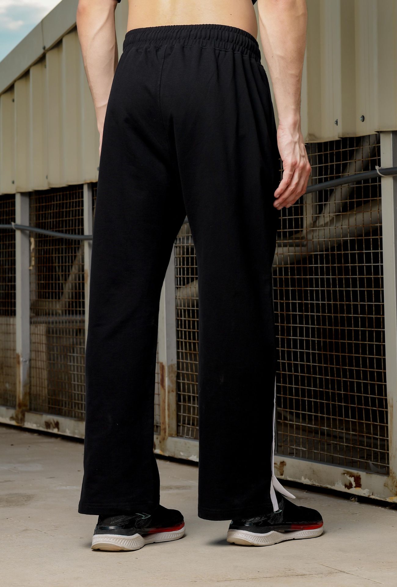 snap-binding-button-oversize-jogger-black